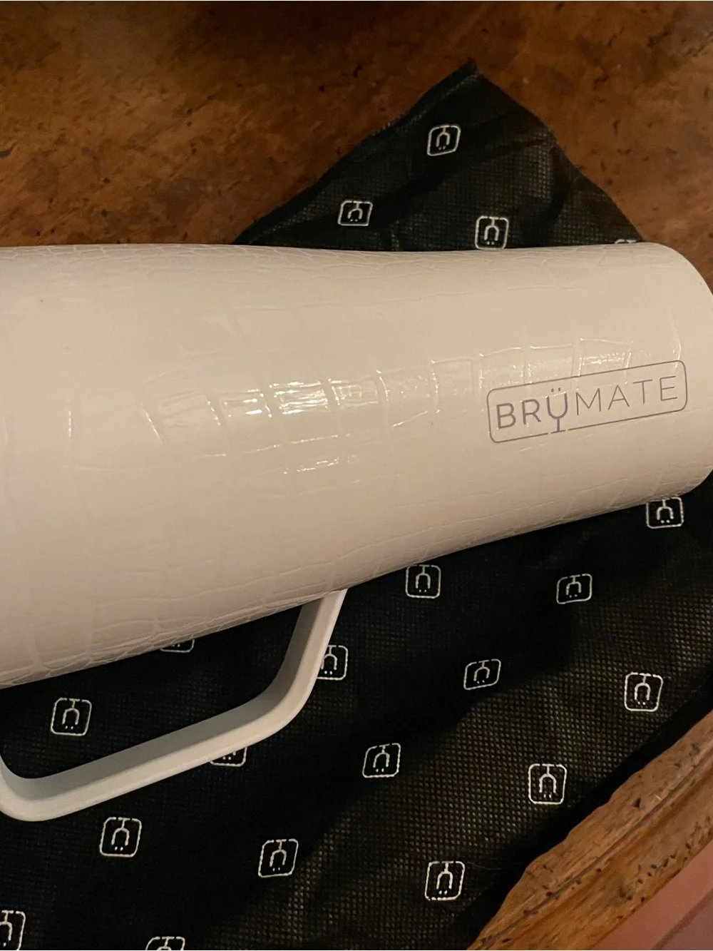 NWOT BrüMate x Tia Booth Pearl Croc Toddy XL insulated mug